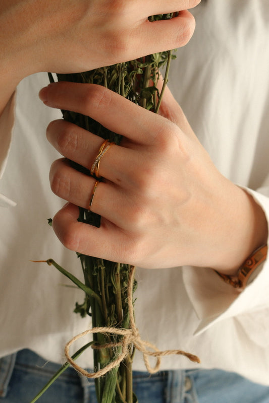 Desiree Cross Ring (Gold)