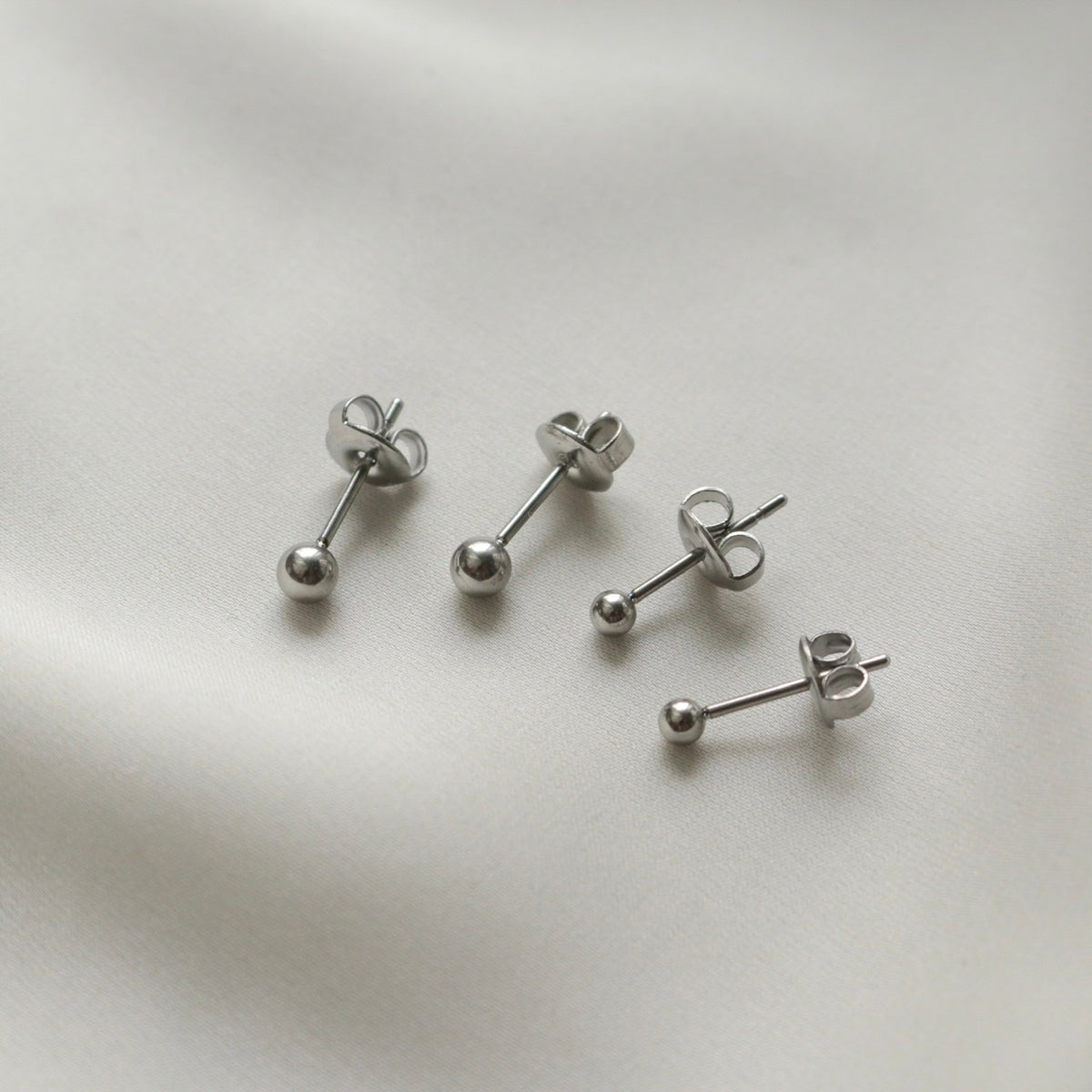 Basic Stud Earrings (Silver)