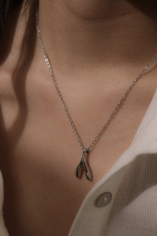 Wishbone Necklace (Silver)
