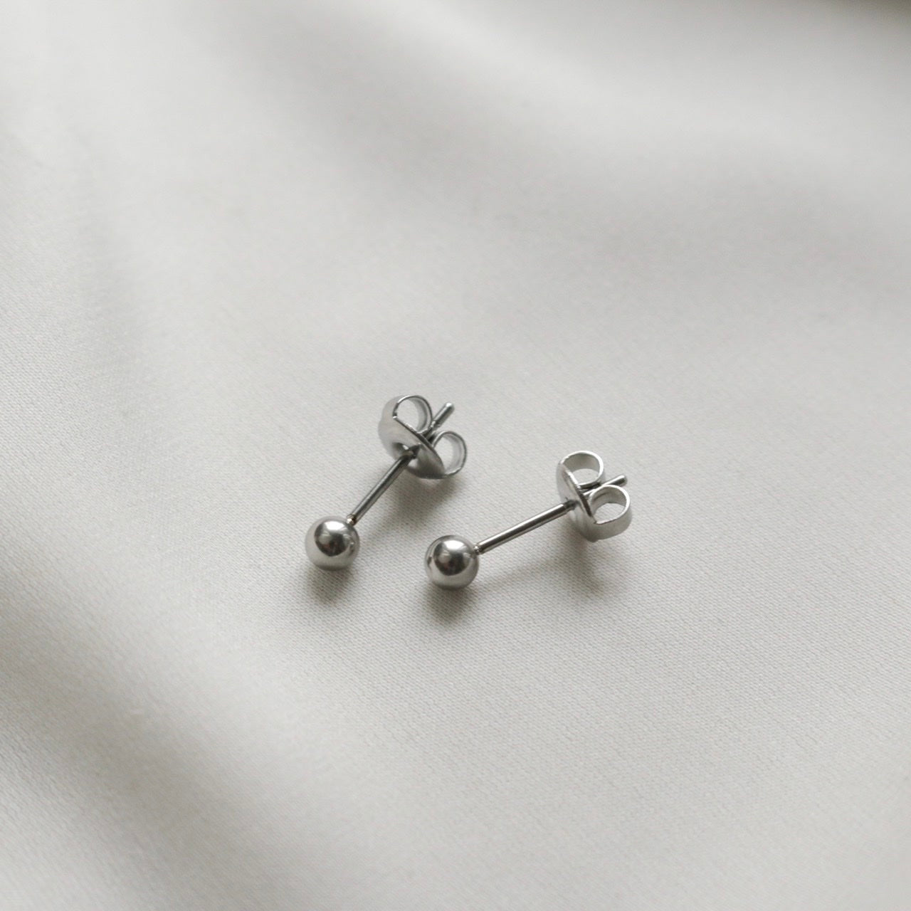 Basic Stud Earrings (Silver)