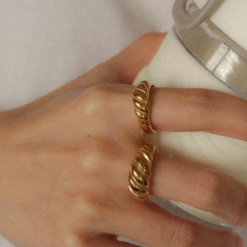 Baby Croissant Ring