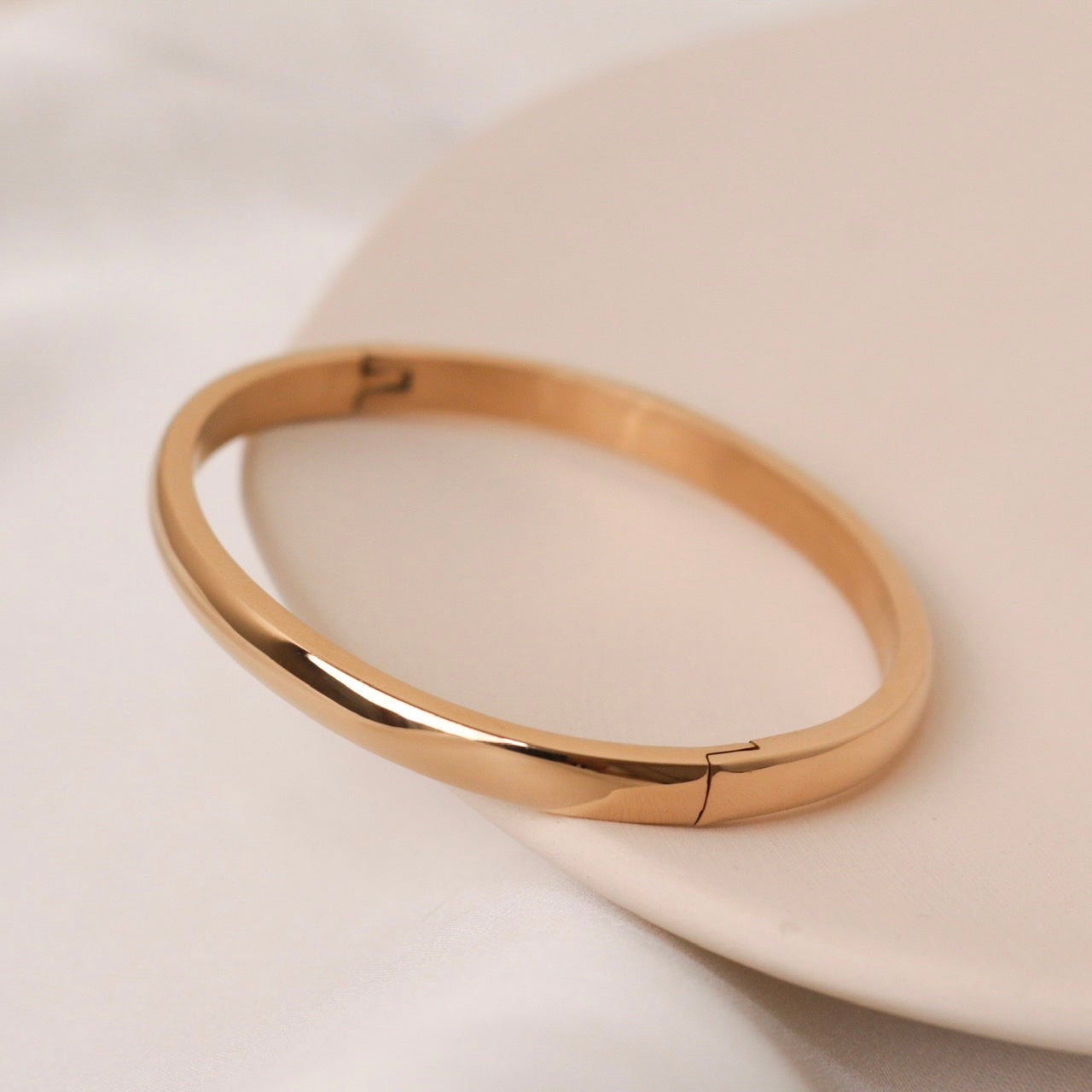 Embrace Bangle (Rose Gold)