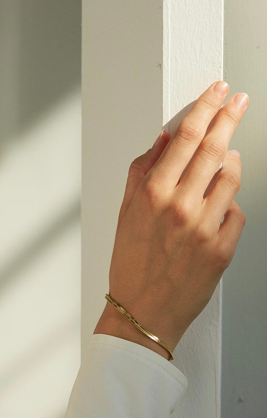 Paige Herringbone Chain Bracelet (Gold)