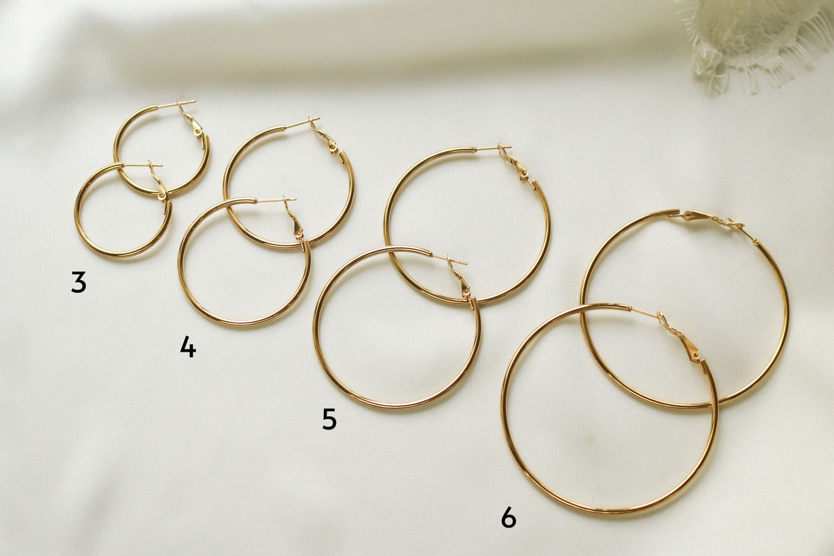 Basic Hoop Earrings (Gold)