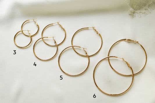 Basic Hoop Earrings (Gold)