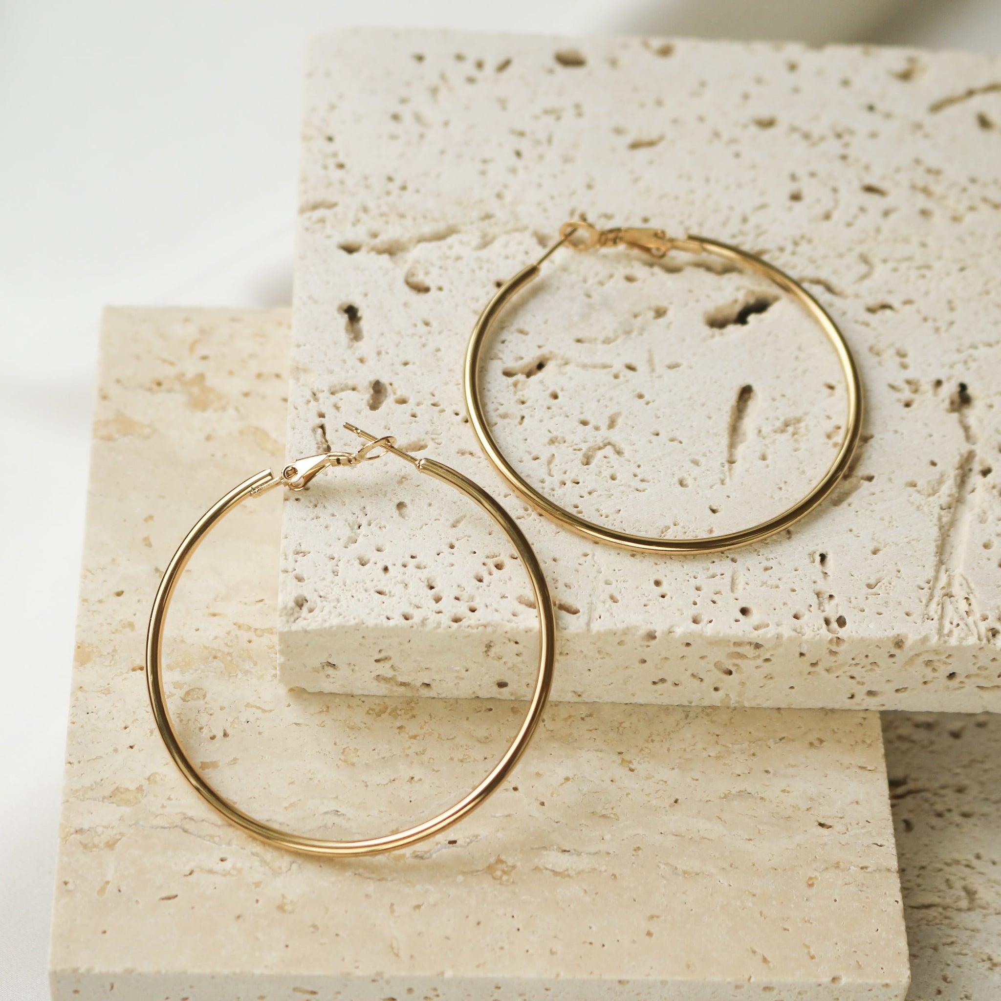 Basic Hoop Earrings (Gold)
