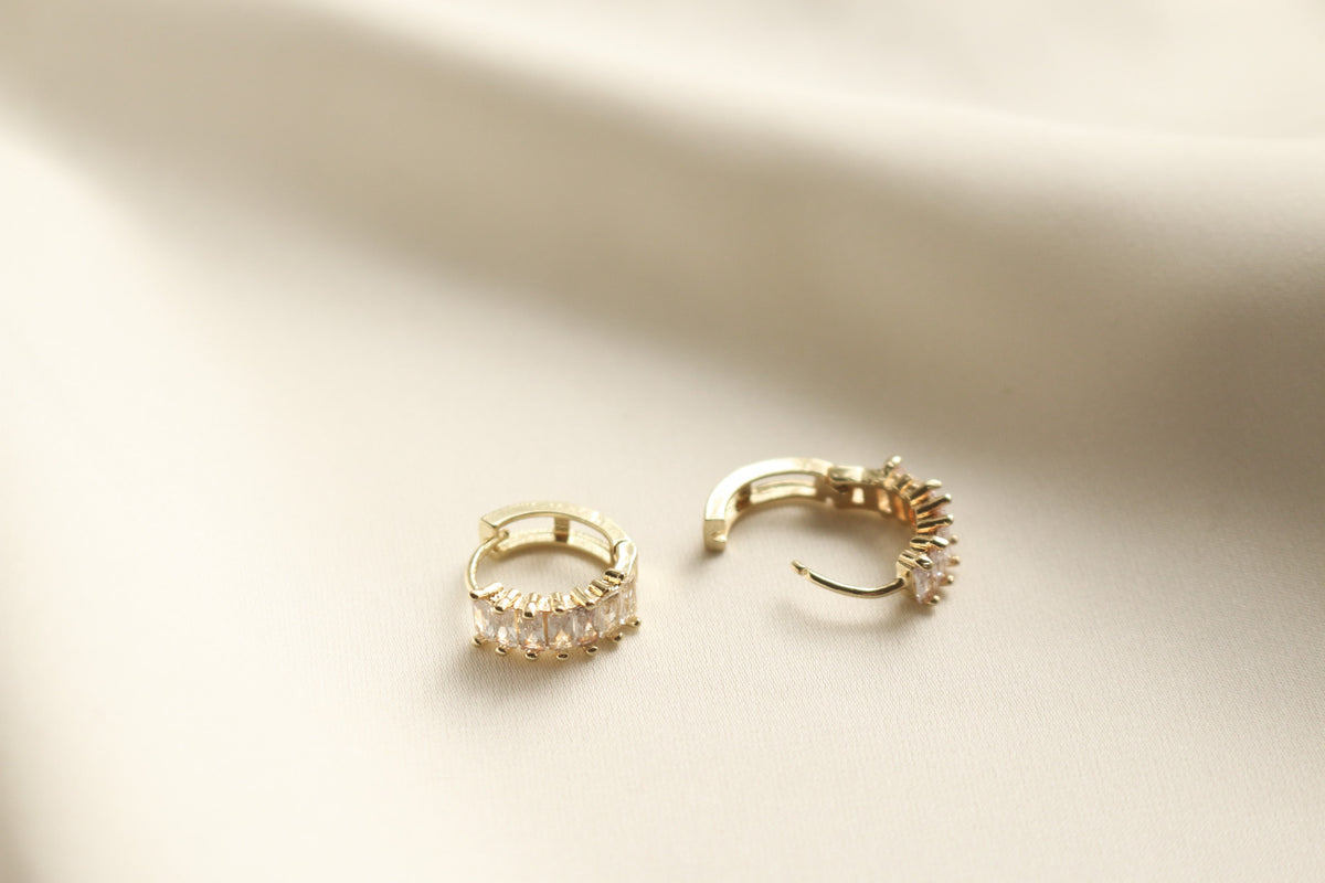Gracelyn Huggie Earrings (Gold)